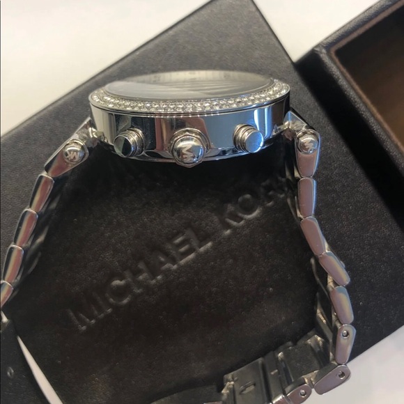 Michael Kors studded watch like NEW - Picture 4 of 6